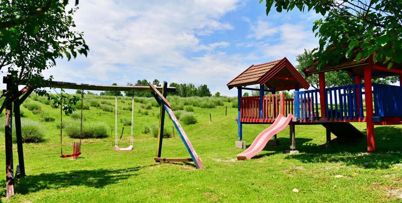 Lavanda Farm Apartmani Rakovica Exterior foto